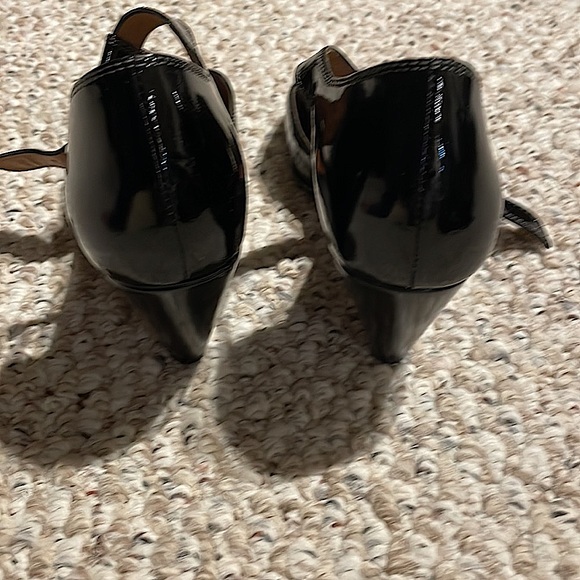 Make me an offer! US 8.5 Sofft black patent peep toe heels! - Picture 3 of 7